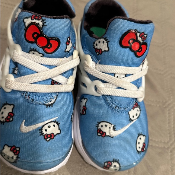 Nike Kids Blue Hello Kitty Presto Sneakers. - Picture 13 of 15